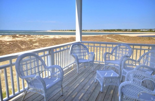 Oak Island Casa | Absolutamente hermoso, frente al mar 6 hab / 5. 5 baños en casa en West End-Sleeps17