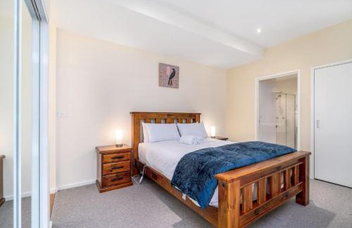City West Apartamento | Absolutely spacious APT unit between ANU and City - Hosted by CanStay