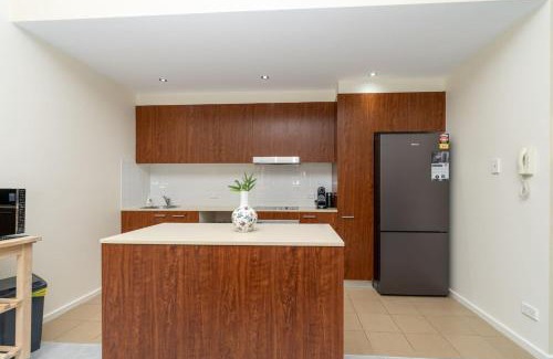 City West Apartamento | Absolutely spacious APT unit between ANU and City - Hosted by CanStay