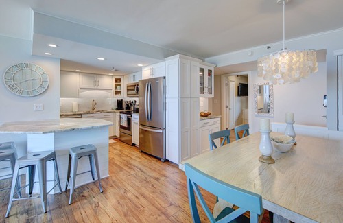 Bethany Beach Condominio | Absolutamente impresionante 3 dormitorios Sea Colony Condo! Frente al mar con renovación premium