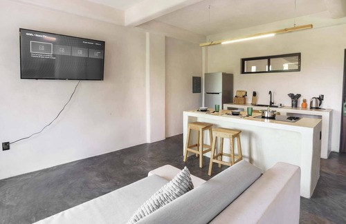 Santa Maria Apartamento | AC Bed | Ocean View | Surf | 47 Steps to Beach