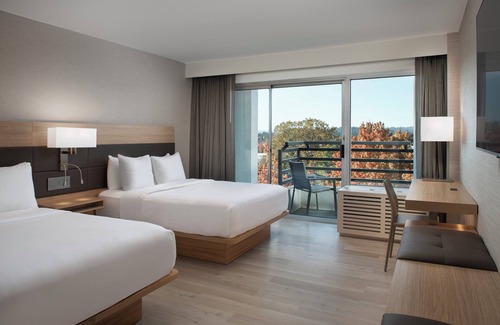 Lake Forest Hotel | AC Hotel by Marriott Lake Oswego