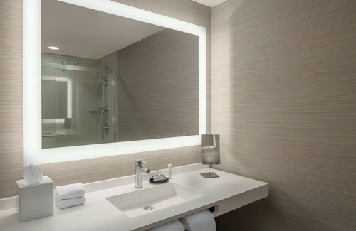 Lake Forest Hotel | AC Hotel by Marriott Lake Oswego
