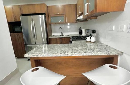 Cerro Alto Apartamento | AC, Wifi, Gym, Pool, Parking, Sec. Guards 24 hrs.