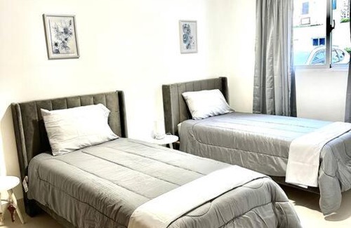 Cerro Alto Apartamento | AC, Wifi, Gym, Pool, Parking, Sec. Guards 24 hrs.