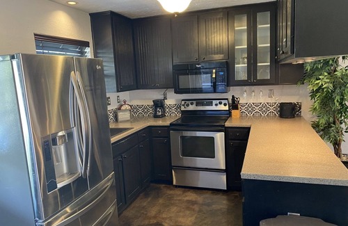 Wimberley Cabina | Acacia Cabin is our way of life in the Texas hill country.