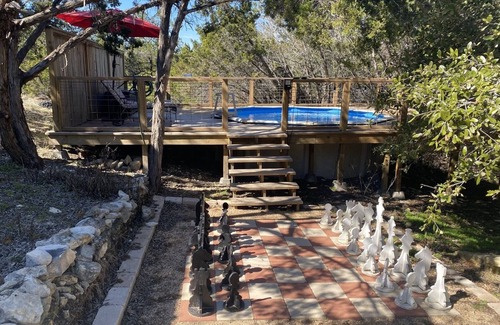 Wimberley Cabina | Acacia Cabin is our way of life in the Texas hill country.