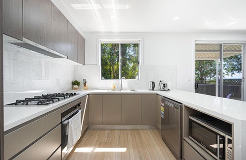 Acacia Gardens Casa | Acacia Garden 4Br House with Park View & Shopping