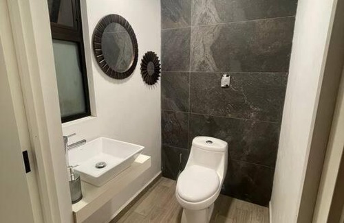 Leon Casa | Acacia Morada