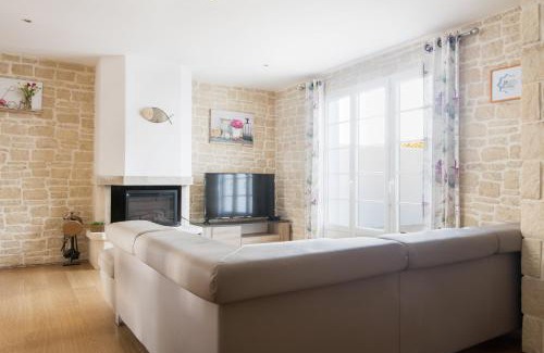 Rivedoux-Plage Casa | Acacias belle maison avec Piscine chauffée, Spa et Sauna