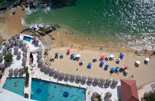 Costera Acapulco Apartamento | Acapulco Beachfront Condo Fabulous View! Asequible también!