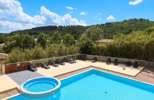 Callian Apartamento | Accès aux piscines | Studio climatisé avec balcon