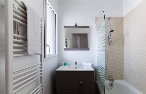 Biscarrosse Plage Hotel | Accès Sauna + École de Surf Sur-Place