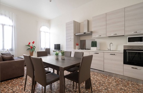 Dorsoduro Apartamento | Accademia Charm 2.2 by Wonderful Italy