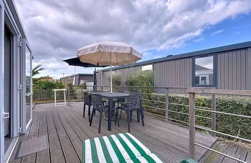 Jullouville-les-Pins Casa | Casa Móvil PMR con Piscina, Cerca de la Playa y Comercio en Jullouville para 4 Personas