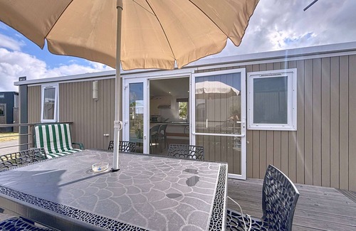 Jullouville-les-Pins Casa | Casa Móvil PMR con Piscina, Cerca de la Playa y Comercio en Jullouville para 4 Personas