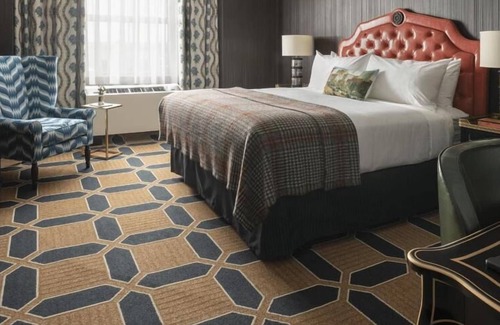 Downtown Casa | Accessible Deluxe King with Tub Room at Graduate Providence Formerly Providence
