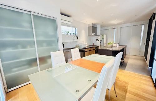 Hirakata Casa | Accessible Four-Bedroom House near Kuzuha Station!