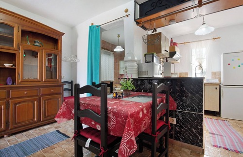 Antigua Apartamento | Apartamento vacacional accesible "Majada Blanca' con vistas a la montaña, terraza y Wi-Fi