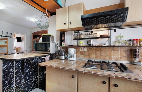 Antigua Apartamento | Apartamento vacacional accesible "Majada Blanca' con vistas a la montaña, terraza y Wi-Fi