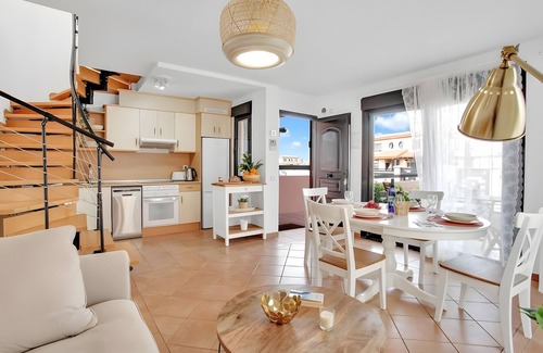 La Oliva Villa | Alojamiento 'Casa Bonita Lajares 2' con piscina compartida, terraza privada y Wi-Fi