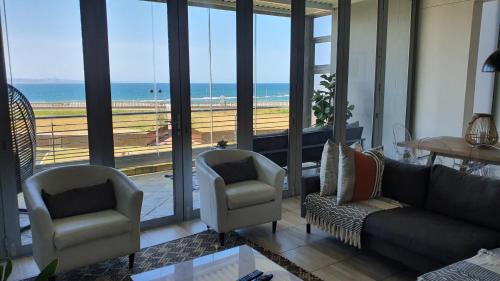Durban Point Apartamento | Accommodation Front - Gorgeous 4 Sleeper Beachfront Apartment