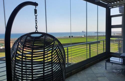 Durban Point Apartamento | Accommodation Front - Gorgeous 4 Sleeper Beachfront Apartment