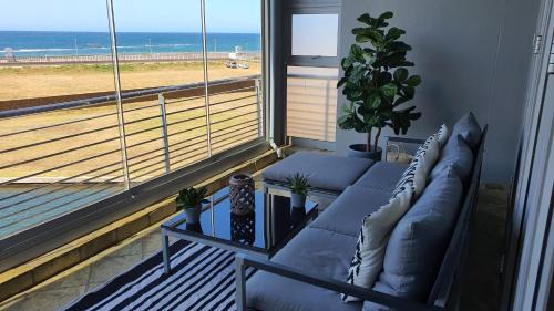 Durban Point Apartamento | Accommodation Front - Gorgeous 4 Sleeper Beachfront Apartment