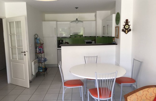 Benodet Apartamento | Alojamiento con jardín y garaje, a 100 metros de la playa y del Talaso.