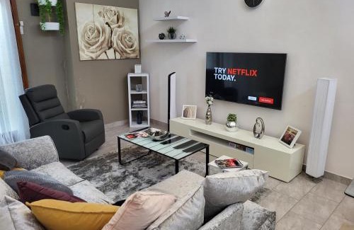 Santeo Casa | Accra Cozy Retreat with 2 Bedrooms