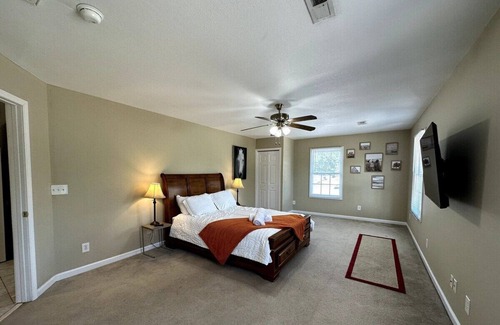 West Meade Apartamento | Ace Condo w/ Hot Tub | Only 15 mins to Broadway!