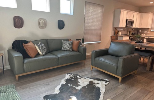 New Braunfels Casa | Ace in the Haus – A George Strait-Themed Getaway in New Braunfels, TX
