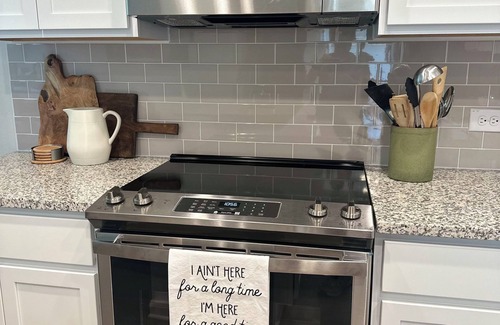 New Braunfels Casa | Ace in the Haus – A George Strait-Themed Getaway in New Braunfels, TX