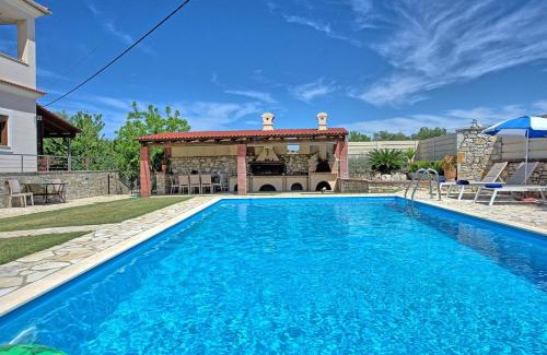 Acharavi Villa | Acharavi Beach Villa by PosarelliVillas