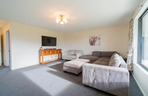 Te Anau Casa | Acheron Homestead - Te Anau Holiday Home