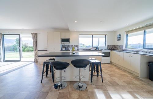 Te Anau Casa | Acheron Homestead - Te Anau Holiday Home