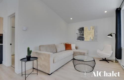 Pont-Rouge Chalet De Esquí | Achille - Boisé avec spa et sauna