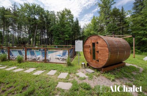 Pont-Rouge Chalet De Esquí | Achille - Boisé avec spa et sauna