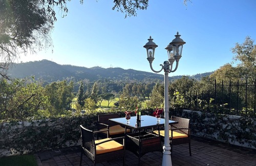 North Arroyo Casa | Famosa villa de cuenco de rosas en el área L.A