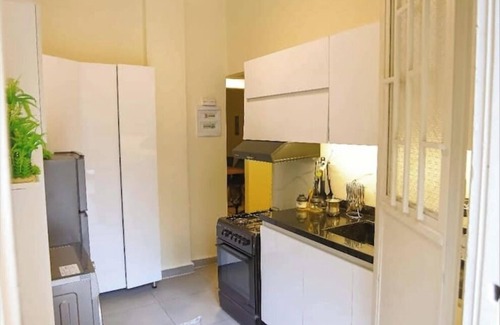 Beirut Apartamento | Achrafieh 3BR Apt/5 min to Museum/BBQ+Garden+Hotub