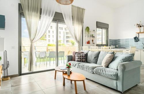 Nahariya Apartamento | Achziv Bright Garden Stay by Sea N' Rent
