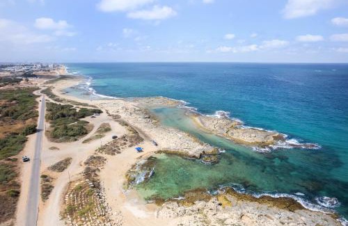 Nahariya Apartamento | Achziv Stylish Beach Haven by Sea N' Rent
