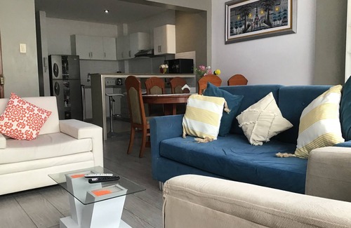 Chiclayo Apartamento | Acogedor departamento en 2 nivel con cochera, 3 TV, aire acondicionado, 4 hab
