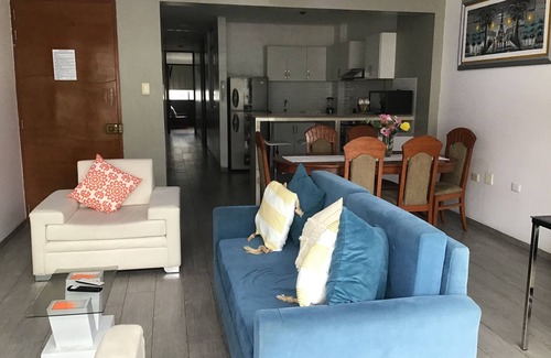 Chiclayo Apartamento | Acogedor departamento en 2 nivel con cochera, 3 TV, aire acondicionado, 4 hab