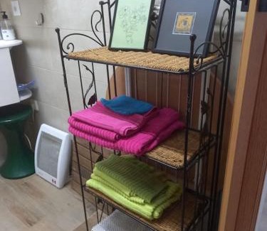 Becerril de la Sierra Apartamento | Acogedora casita loft de piedra con piscina compartida