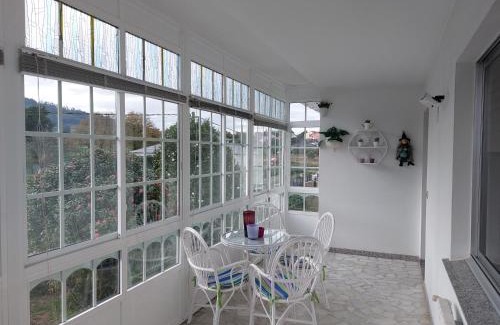 Neda Casa | Acogedora casa de campo-PISO Y ATICO con finca-