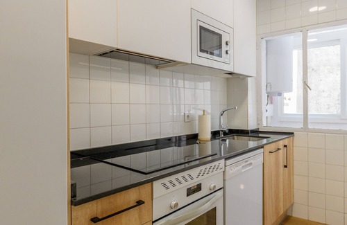Casco Antiguo Cama Y Desayuno | Acogedora habitación cerca al Polideportivo Los Cantos en Alcorcón SAP35D