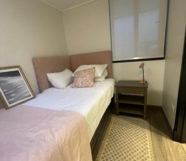 Vitacura Casa | Acogedora habitación junto a nuestra familia en exclusivo sector de Santiago