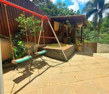 Itaipava Casa | Aconchego de Itaipava - casa de 3 quartos, equipada, área kids, jacuzzi, pet friendly, churrasqueira, em meio a Natureza e próximo ao centro do bairro