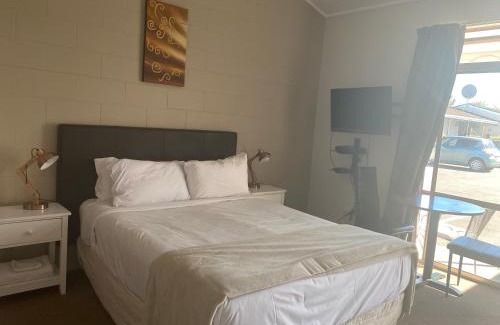 Solway Hotel | Acorn Estate Motel